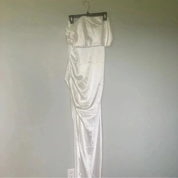 NWT Fashion Nova Sweet Affair Satin  Maxi Dress - Picture 3 of 6